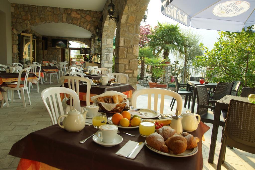 Hotel Augusta Garni Limone sul Garda Zewnętrze zdjęcie