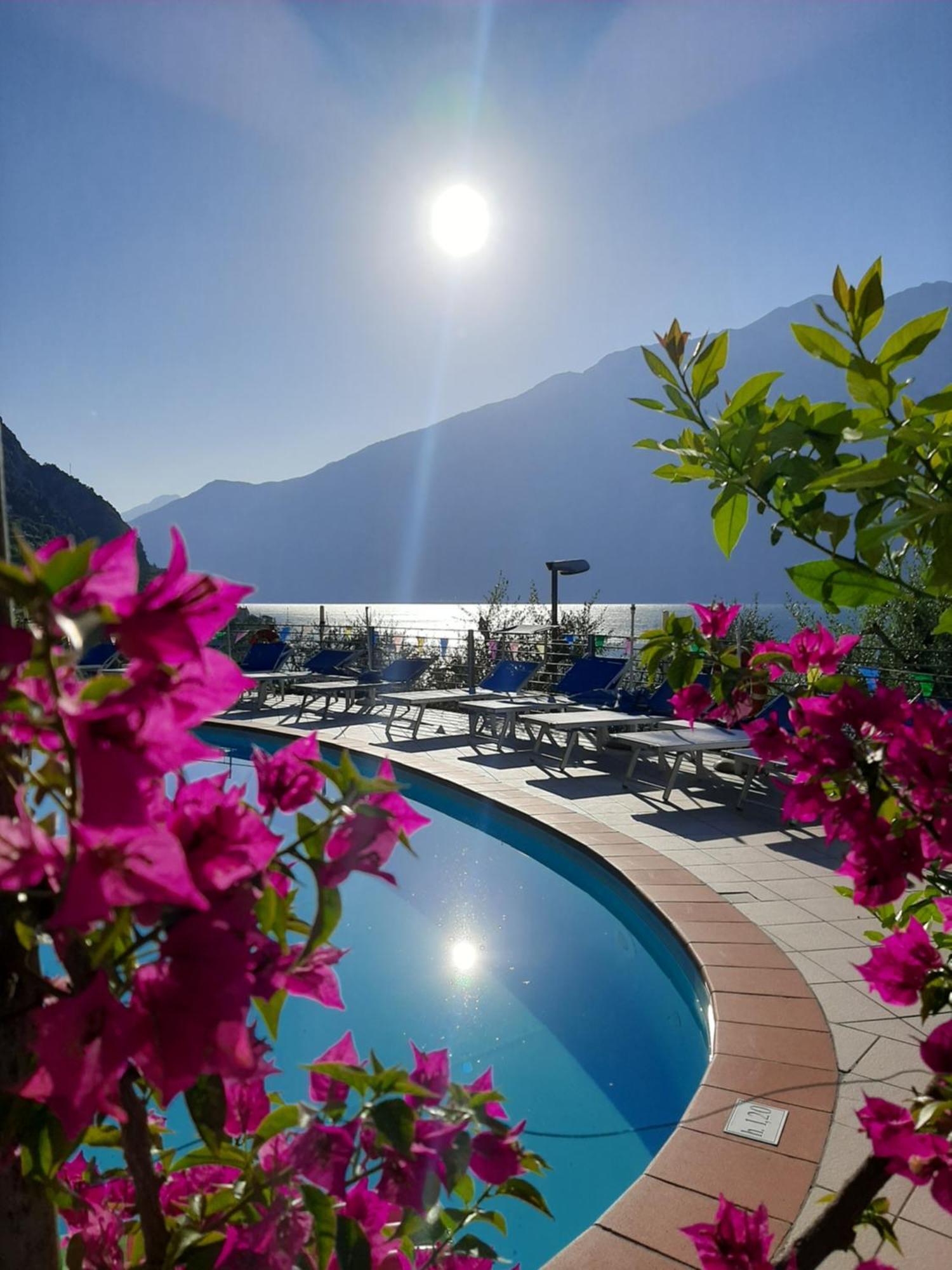 Hotel Augusta Garni Limone sul Garda Zewnętrze zdjęcie