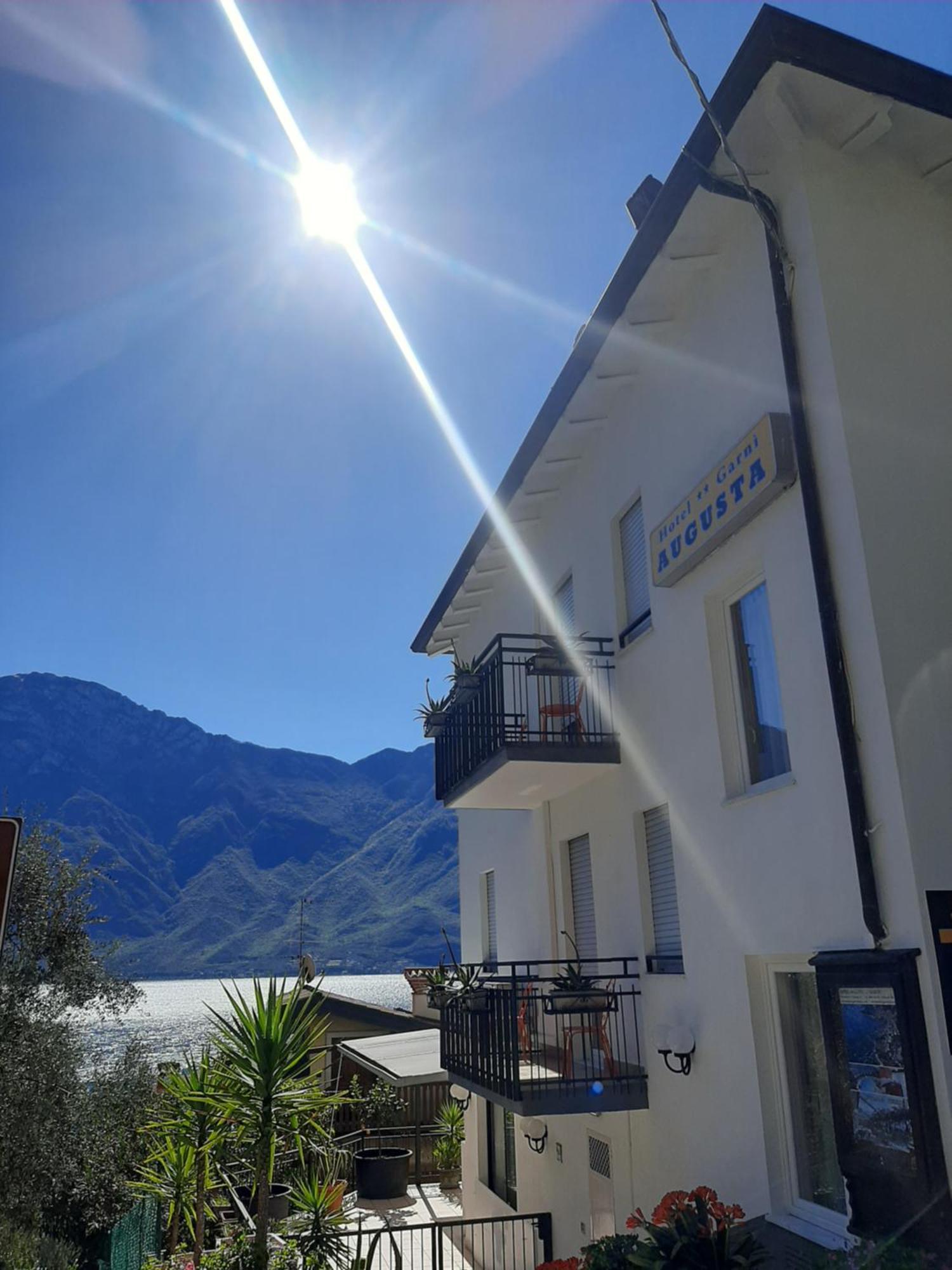 Hotel Augusta Garni Limone sul Garda Zewnętrze zdjęcie